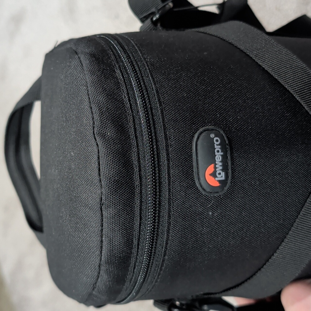 Lowepro Large Lens Bag - Picture 4 of 6